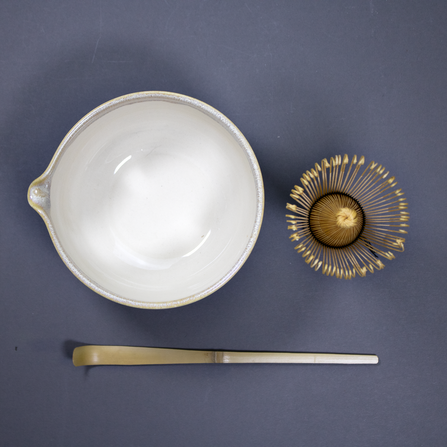 Katakuchi Chawan Fomu con Vertedero / Pieza única, hecha a mano