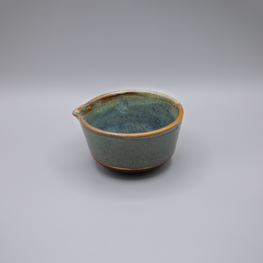 Katakuchi Chawan Kinshu con Vertedero / Pieza única, hecha a mano